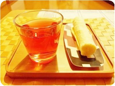 ウェルカムドリンク　テーブル　待合室